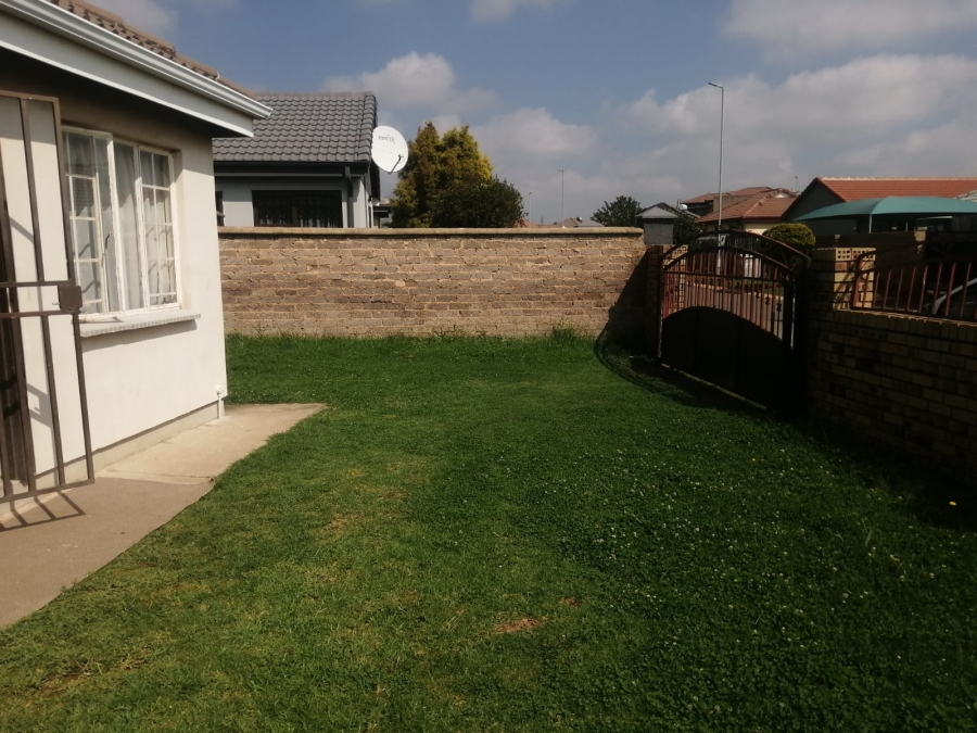 2 Bedroom Property for Sale in Crystal Park Gauteng