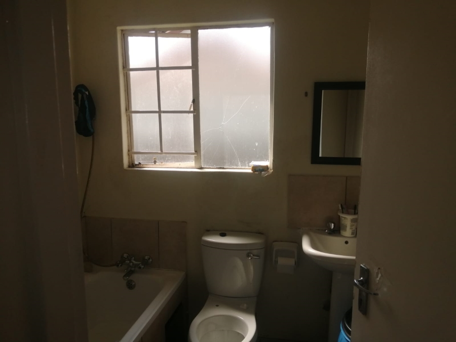 2 Bedroom Property for Sale in Crystal Park Gauteng