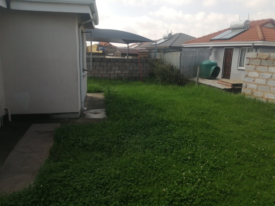 2 Bedroom Property for Sale in Crystal Park Gauteng