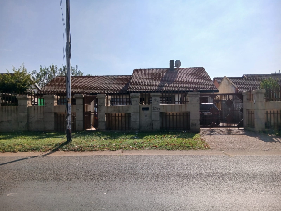 3 Bedroom Property for Sale in Leondale Gauteng