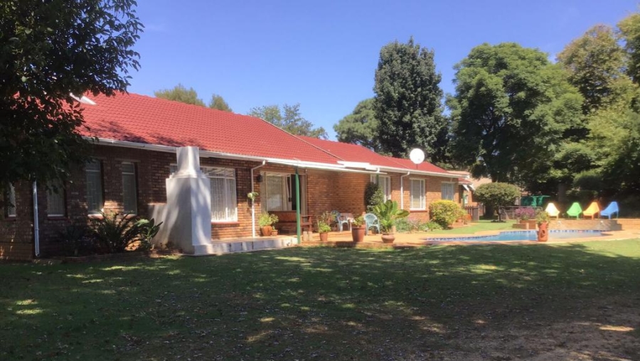 4 Bedroom Property for Sale in Bredell Gauteng