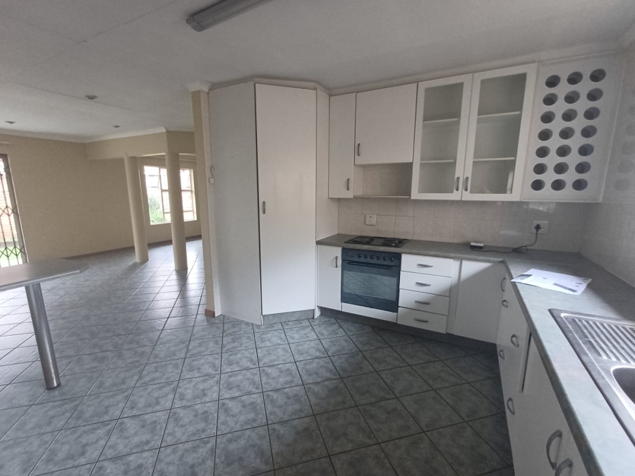 3 Bedroom Property for Sale in Glen Marais Gauteng
