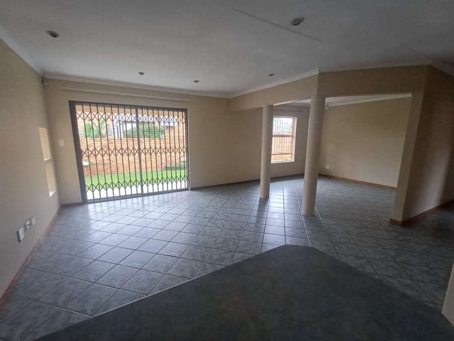 3 Bedroom Property for Sale in Glen Marais Gauteng