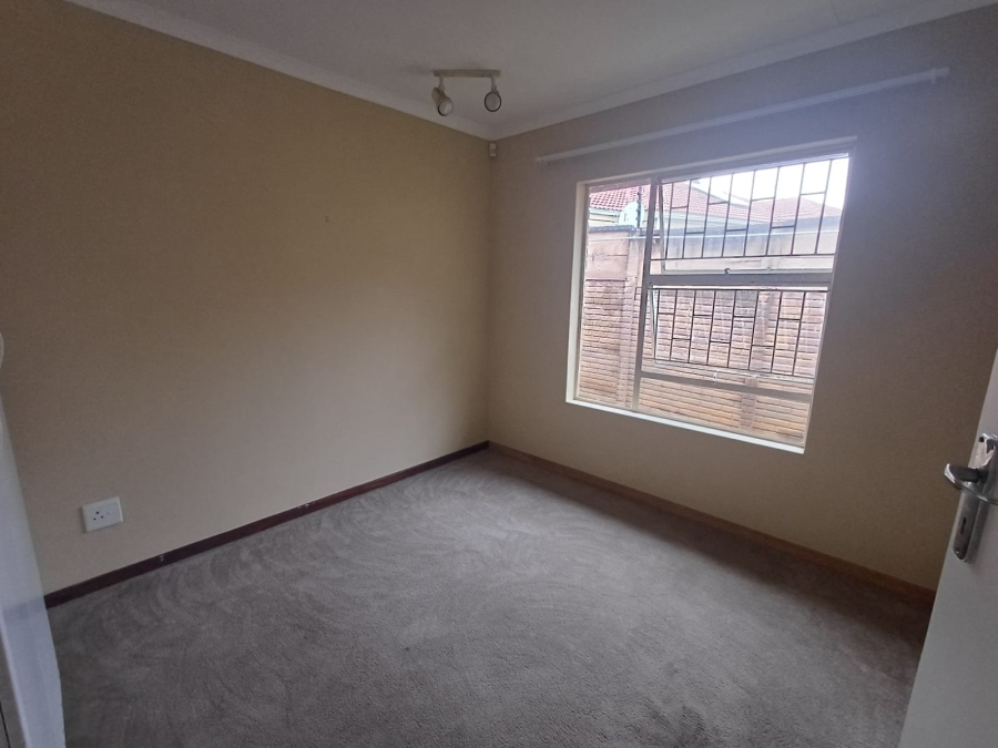 3 Bedroom Property for Sale in Glen Marais Gauteng
