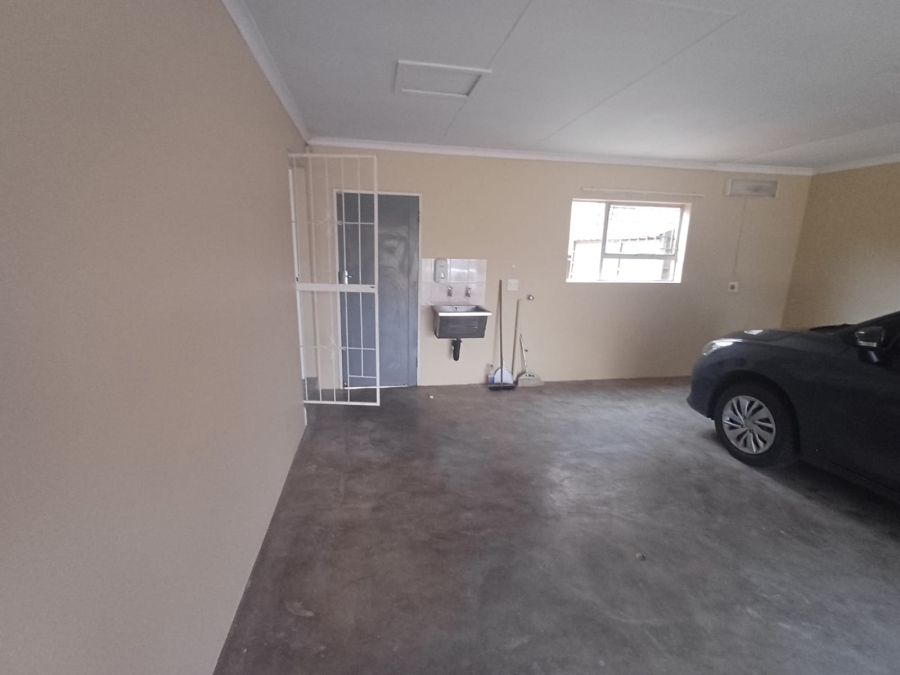 3 Bedroom Property for Sale in Glen Marais Gauteng