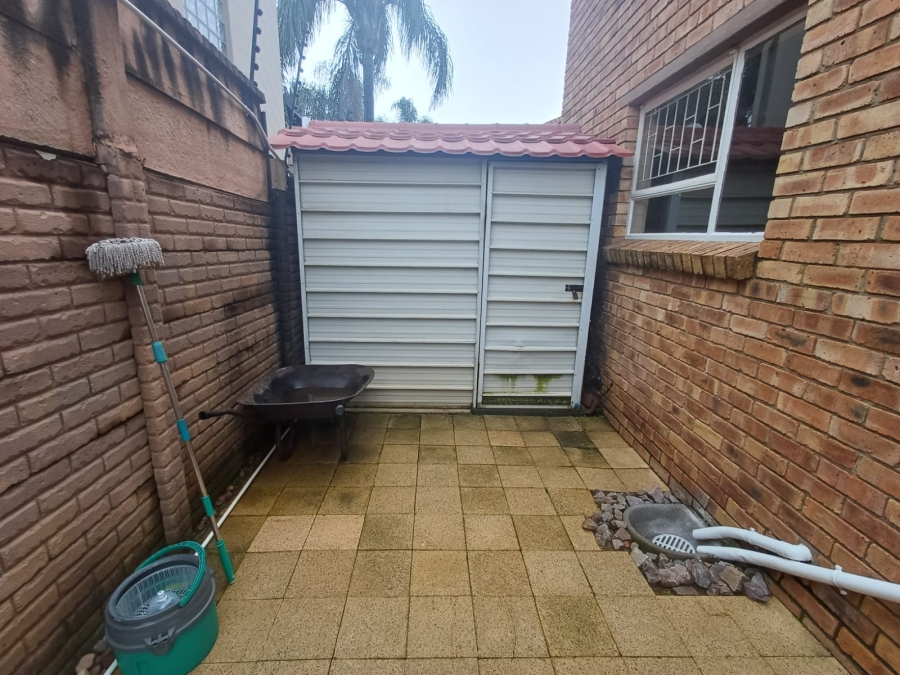 3 Bedroom Property for Sale in Glen Marais Gauteng