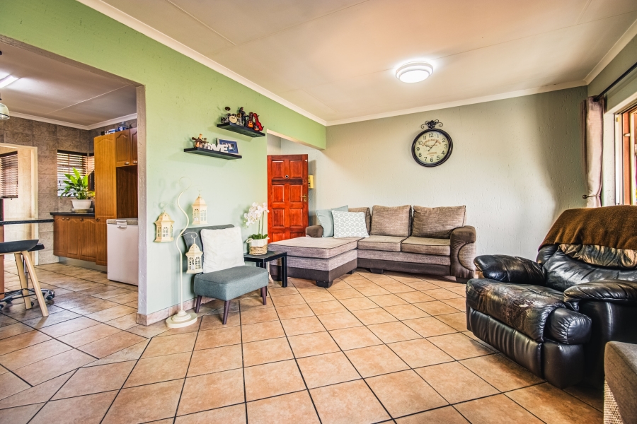 3 Bedroom Property for Sale in Glen Marais Gauteng