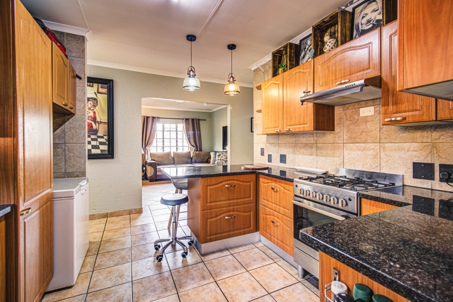 3 Bedroom Property for Sale in Glen Marais Gauteng