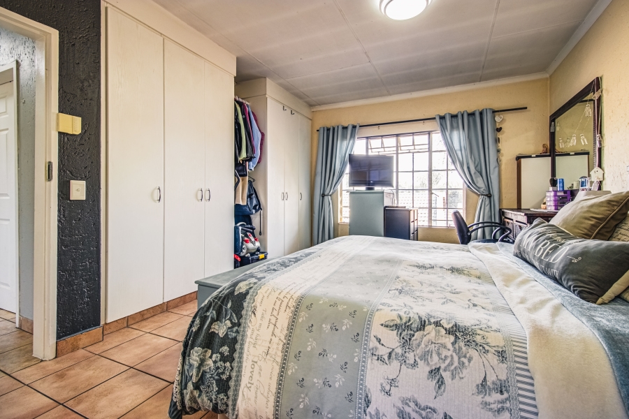 3 Bedroom Property for Sale in Glen Marais Gauteng
