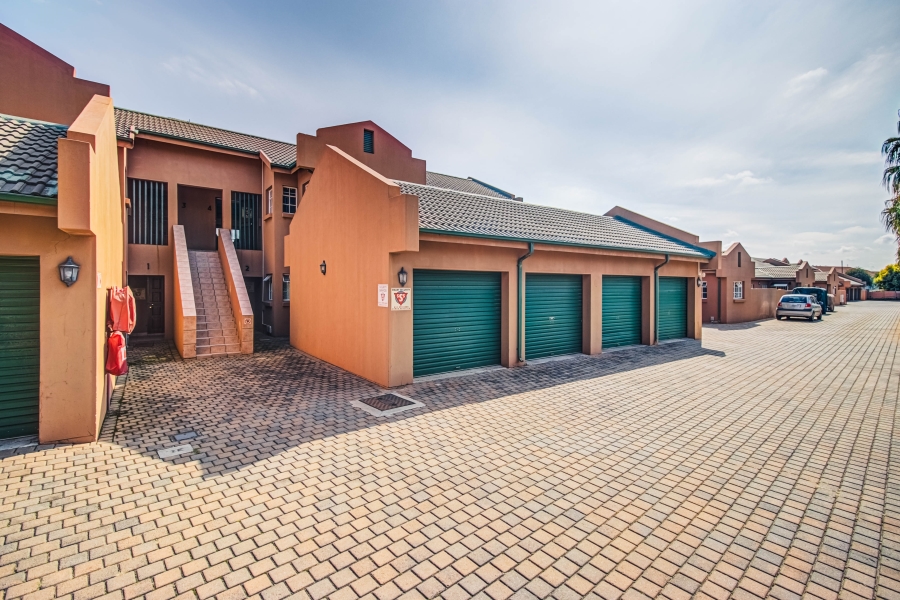 3 Bedroom Property for Sale in Glen Marais Gauteng