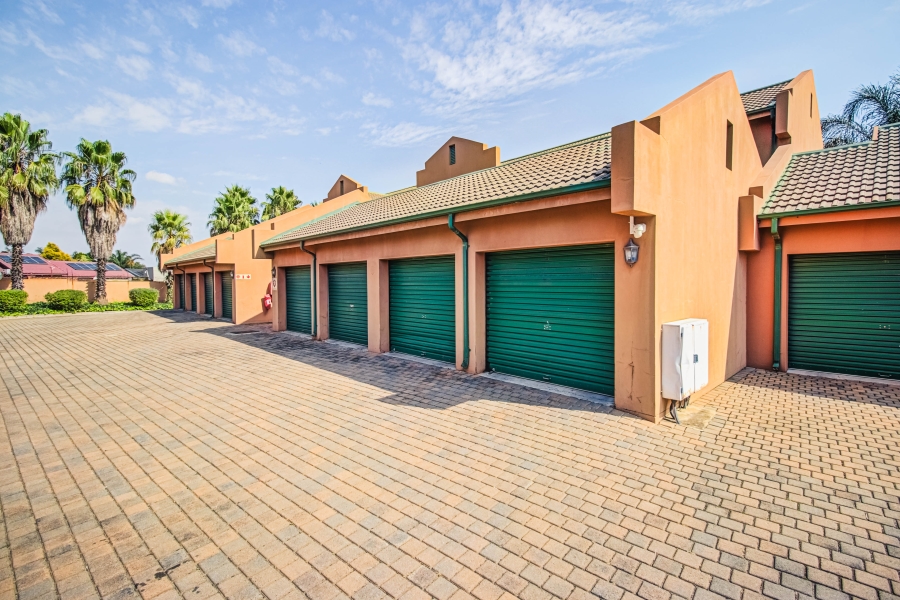 3 Bedroom Property for Sale in Glen Marais Gauteng