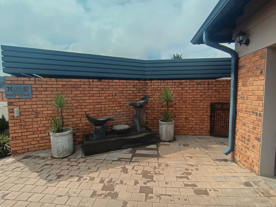 4 Bedroom Property for Sale in Norton Park Gauteng