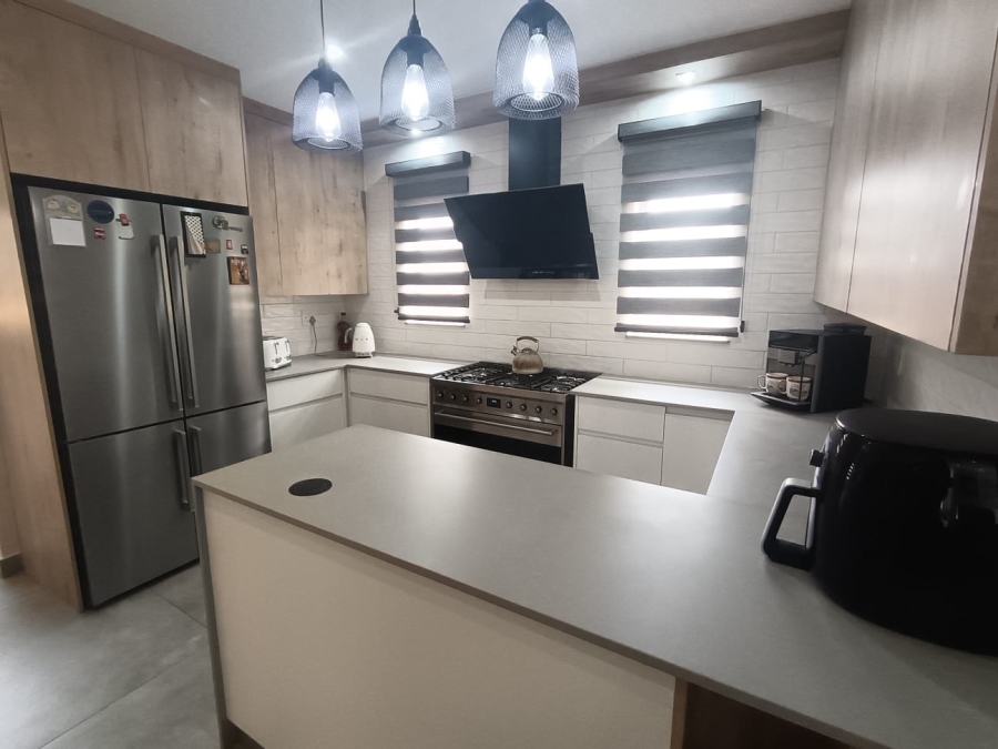 4 Bedroom Property for Sale in Norton Park Gauteng