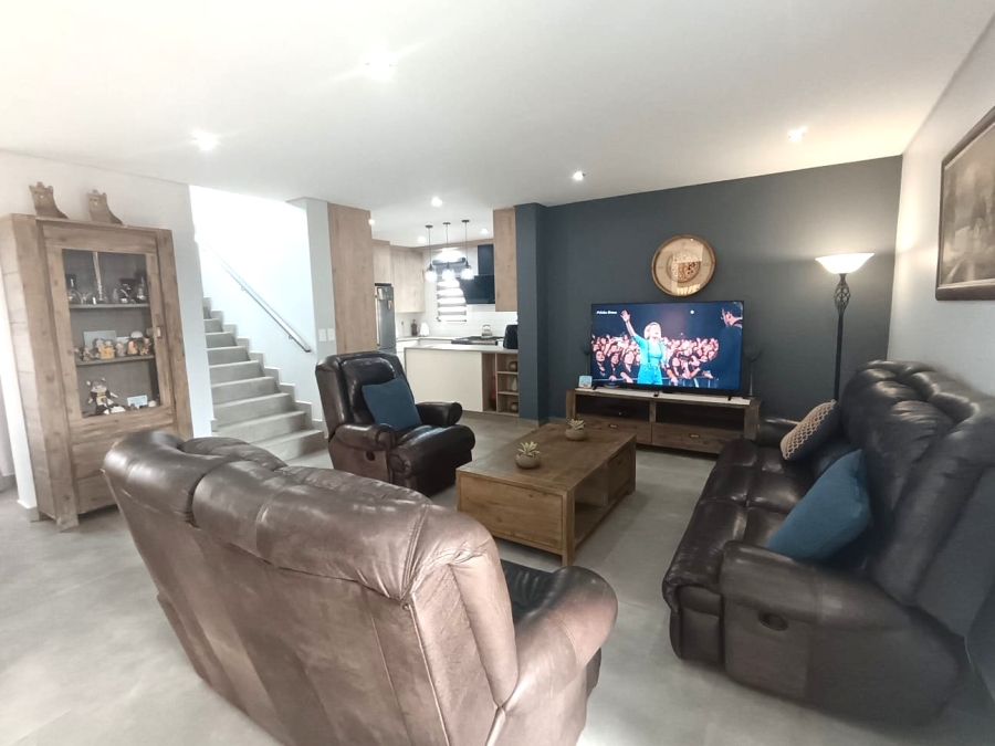 4 Bedroom Property for Sale in Norton Park Gauteng