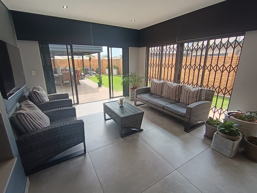 4 Bedroom Property for Sale in Norton Park Gauteng