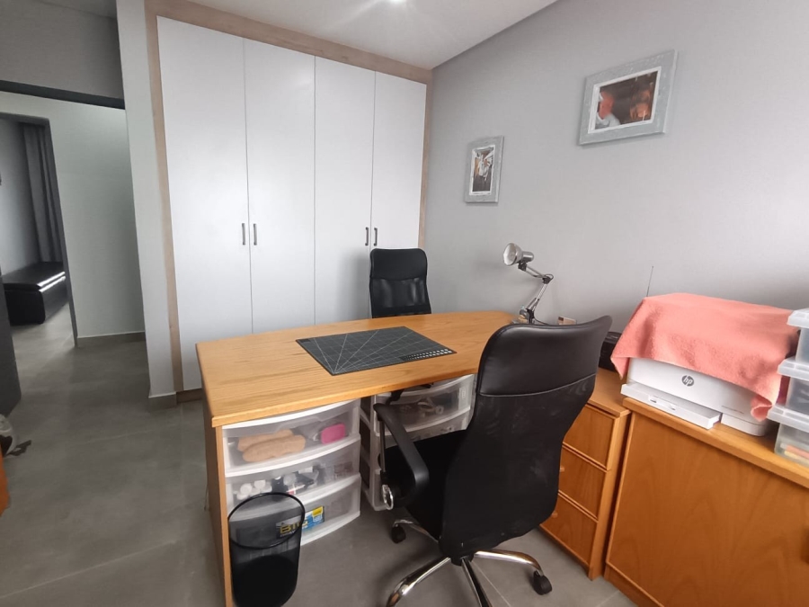 4 Bedroom Property for Sale in Norton Park Gauteng