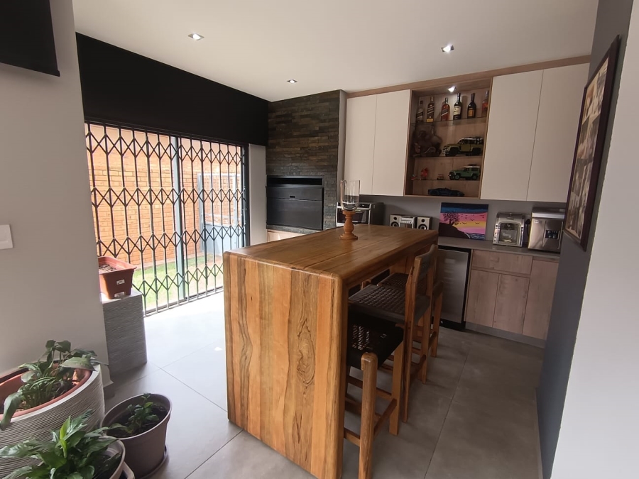 4 Bedroom Property for Sale in Norton Park Gauteng