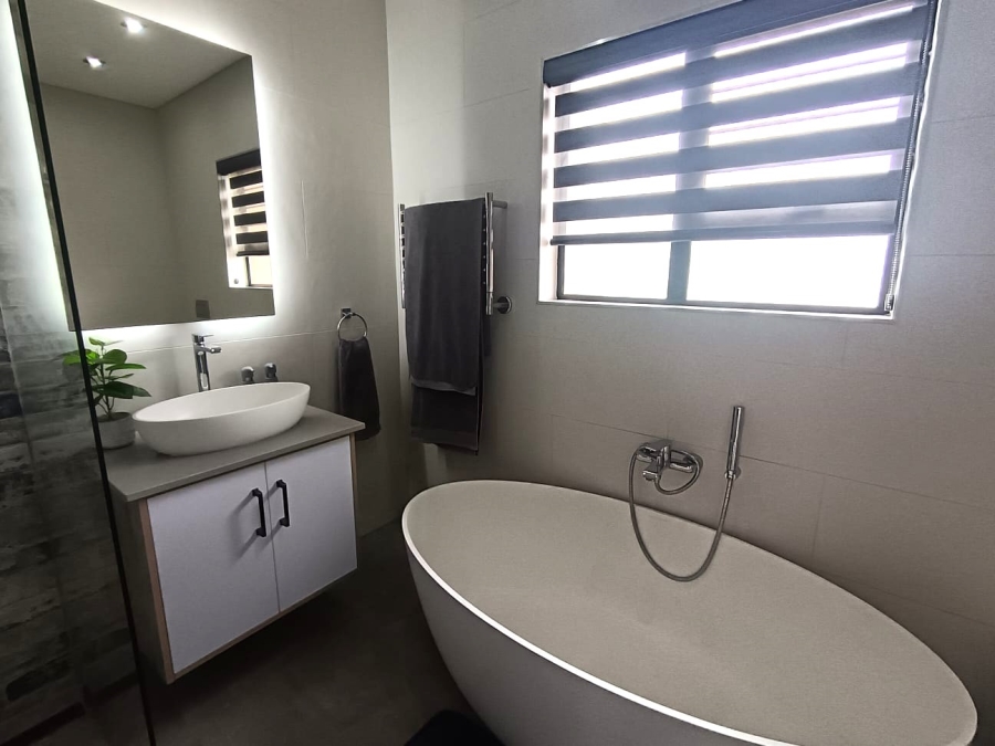 4 Bedroom Property for Sale in Norton Park Gauteng