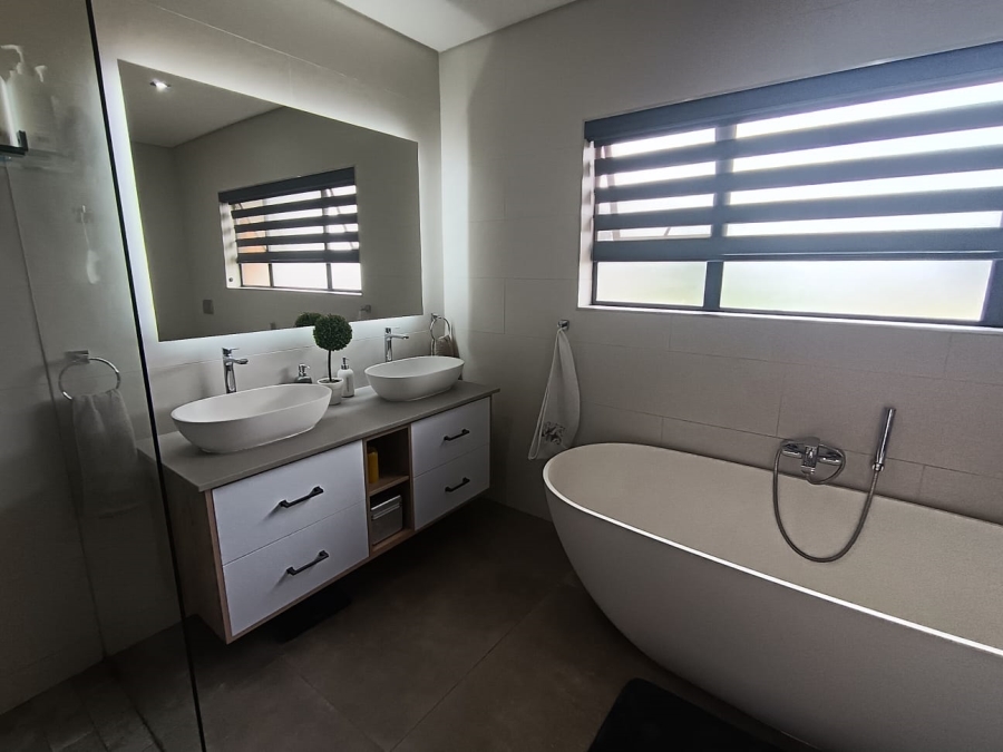 4 Bedroom Property for Sale in Norton Park Gauteng