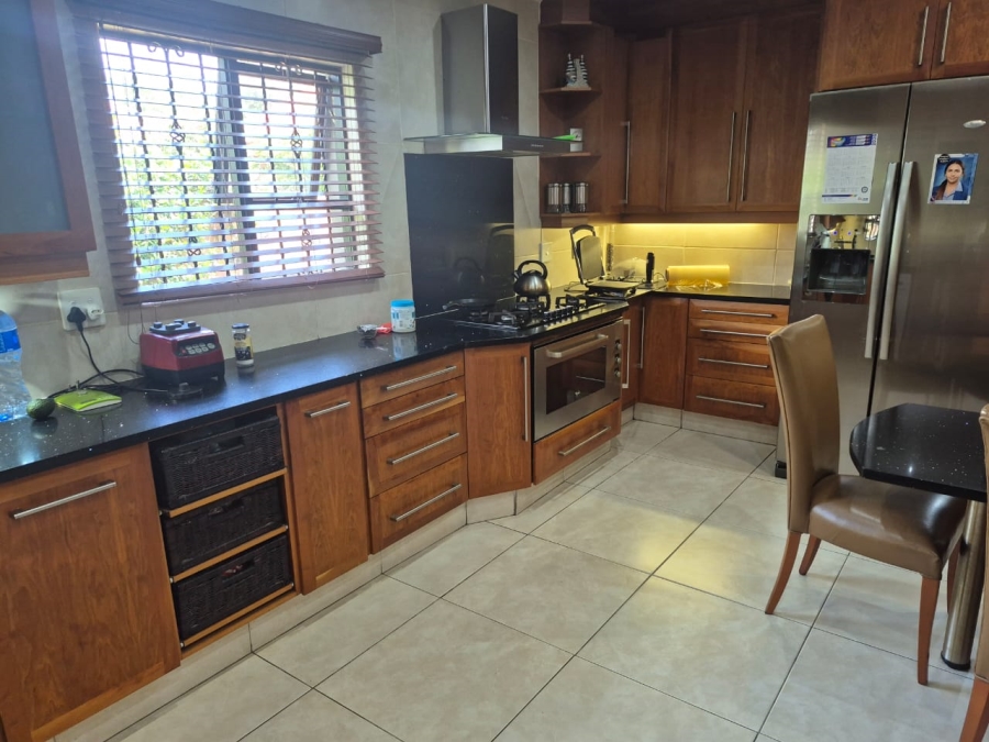 5 Bedroom Property for Sale in Greenstone Hill Gauteng