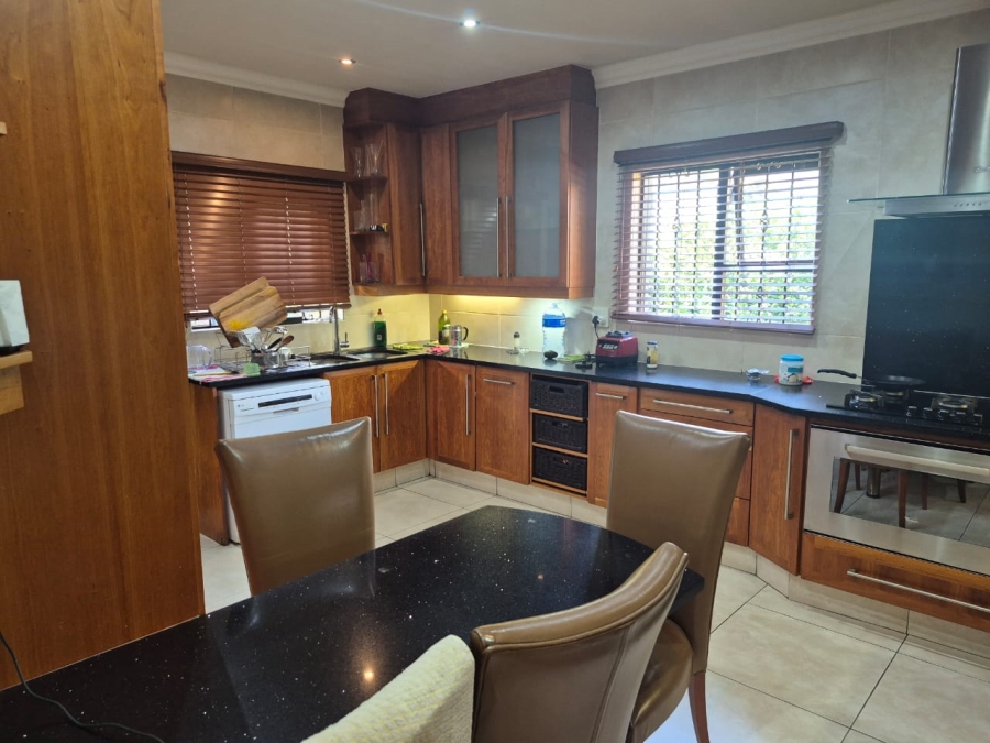 5 Bedroom Property for Sale in Greenstone Hill Gauteng