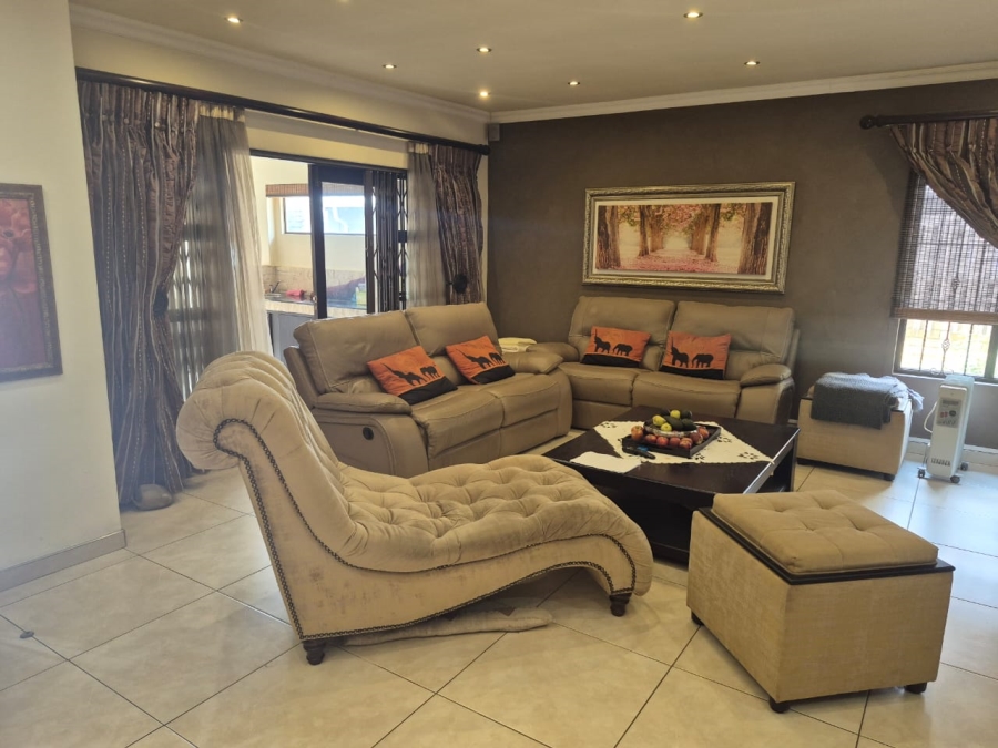5 Bedroom Property for Sale in Greenstone Hill Gauteng