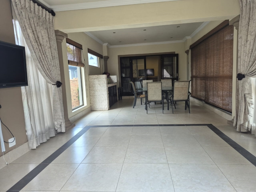 5 Bedroom Property for Sale in Greenstone Hill Gauteng