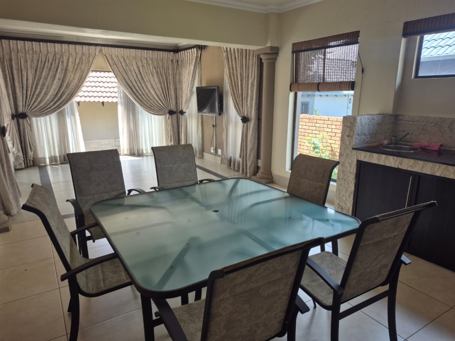 5 Bedroom Property for Sale in Greenstone Hill Gauteng