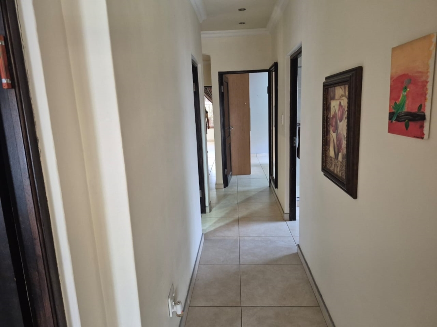 5 Bedroom Property for Sale in Greenstone Hill Gauteng