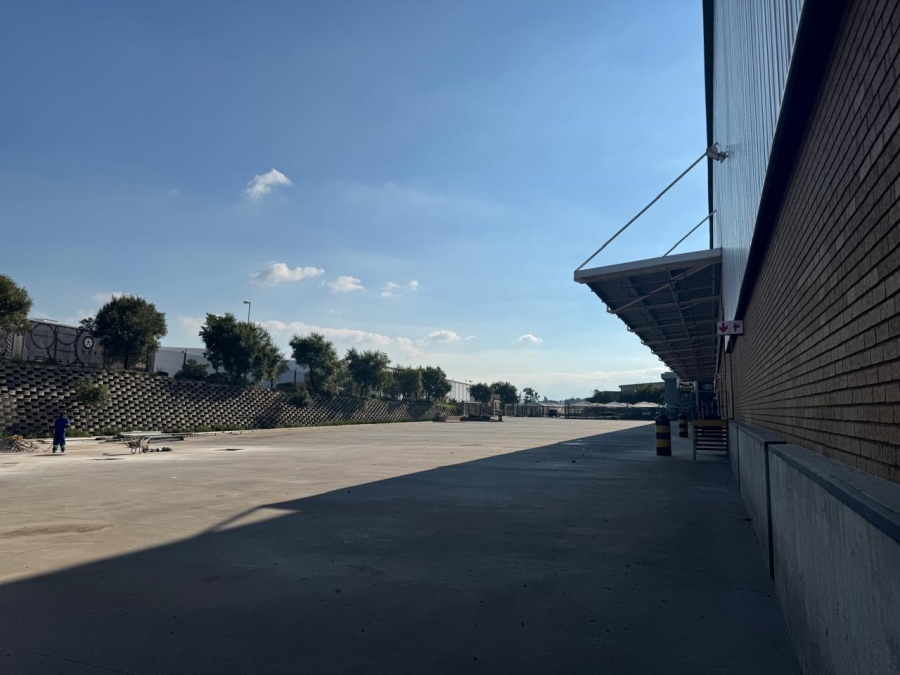 To Let Commercial Property for Rent in Gosforth Park Gauteng