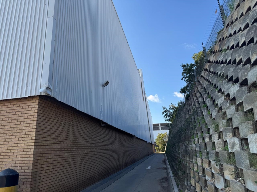 To Let Commercial Property for Rent in Gosforth Park Gauteng