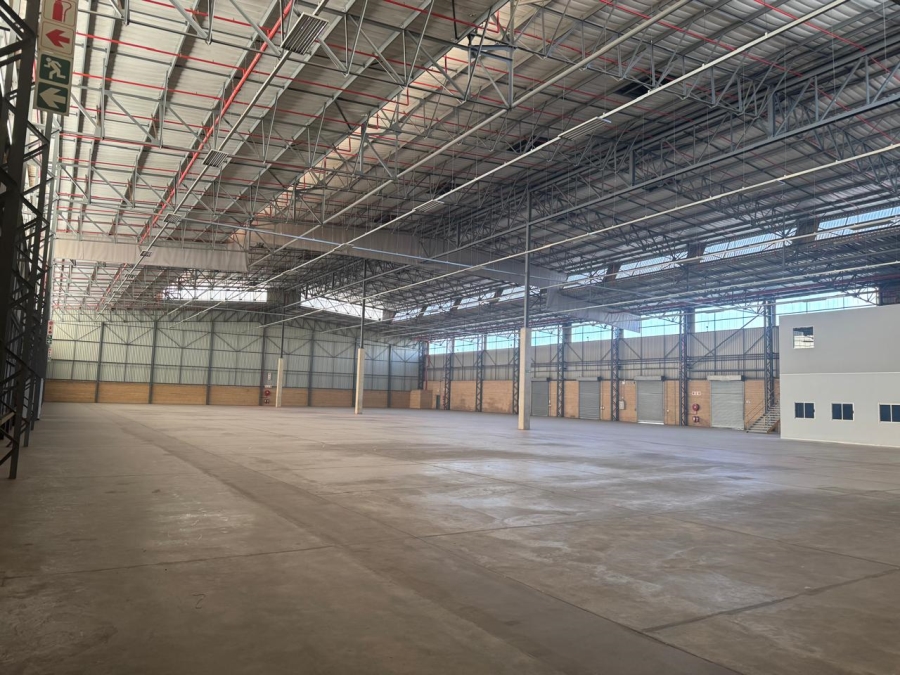 To Let Commercial Property for Rent in Gosforth Park Gauteng