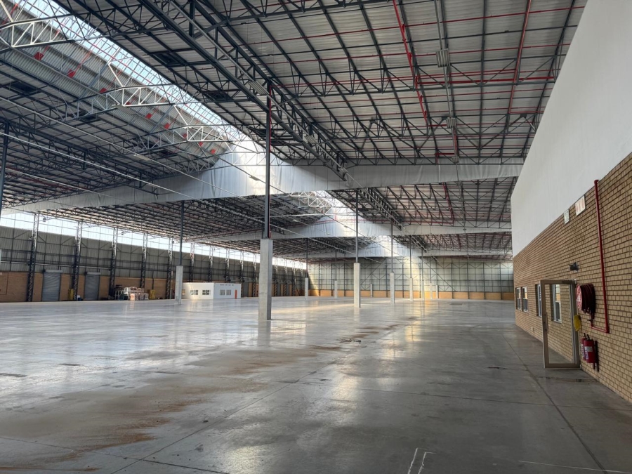 To Let Commercial Property for Rent in Gosforth Park Gauteng