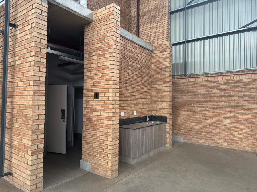 To Let Commercial Property for Rent in Airport Park Gauteng