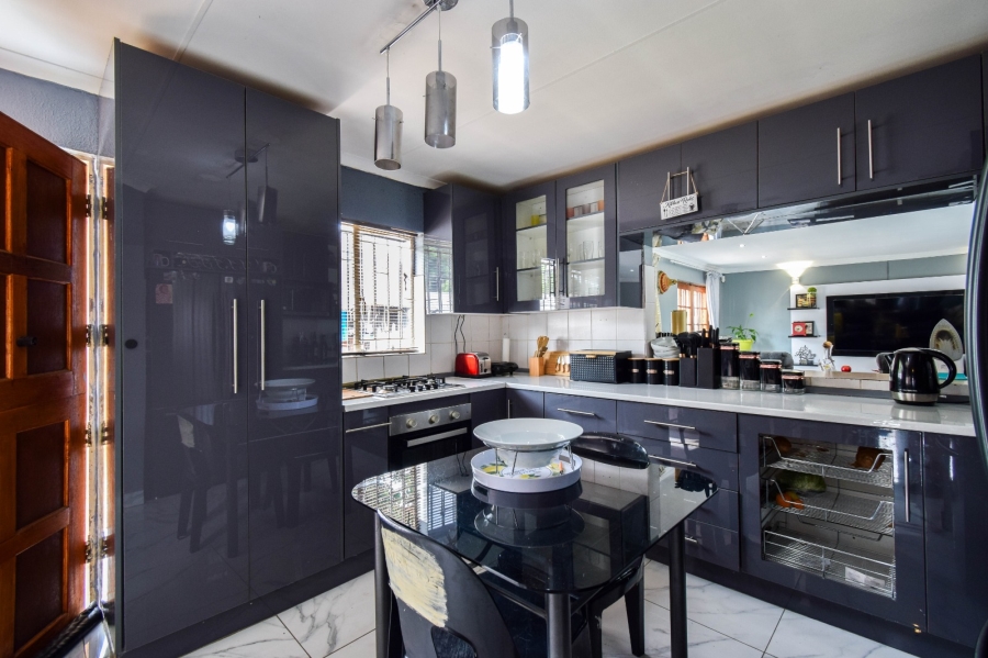 3 Bedroom Property for Sale in Silverton Gauteng