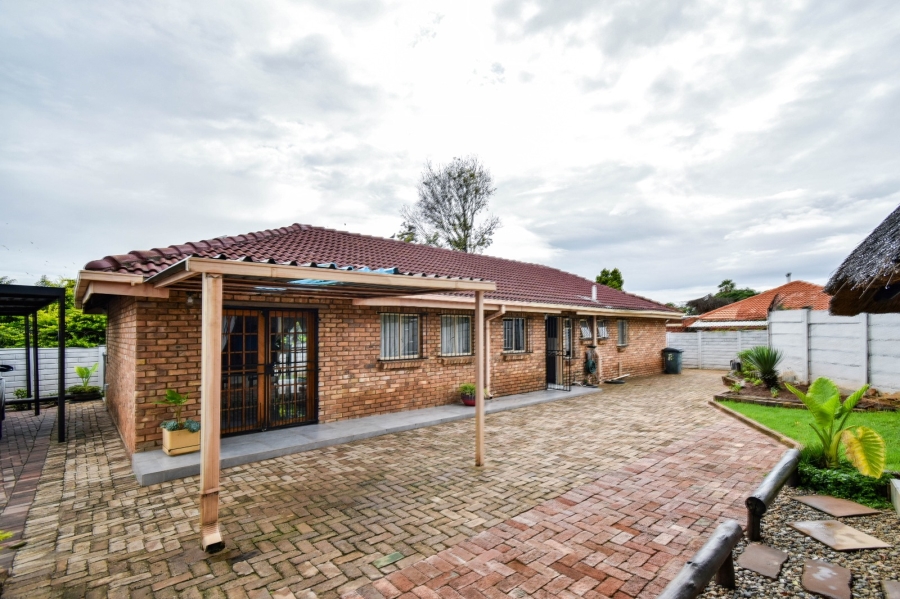 3 Bedroom Property for Sale in Silverton Gauteng