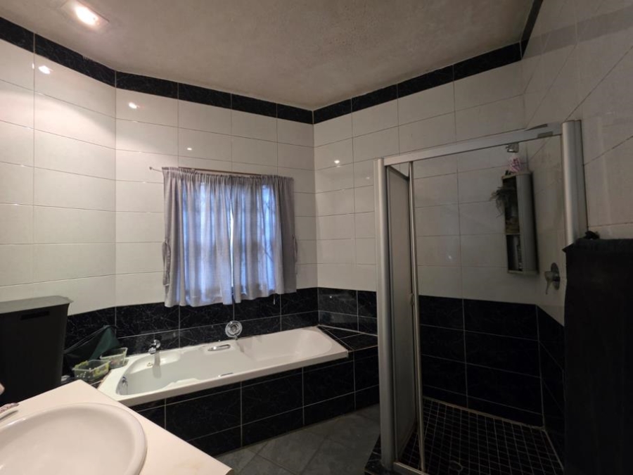 4 Bedroom Property for Sale in Moreleta Park Gauteng