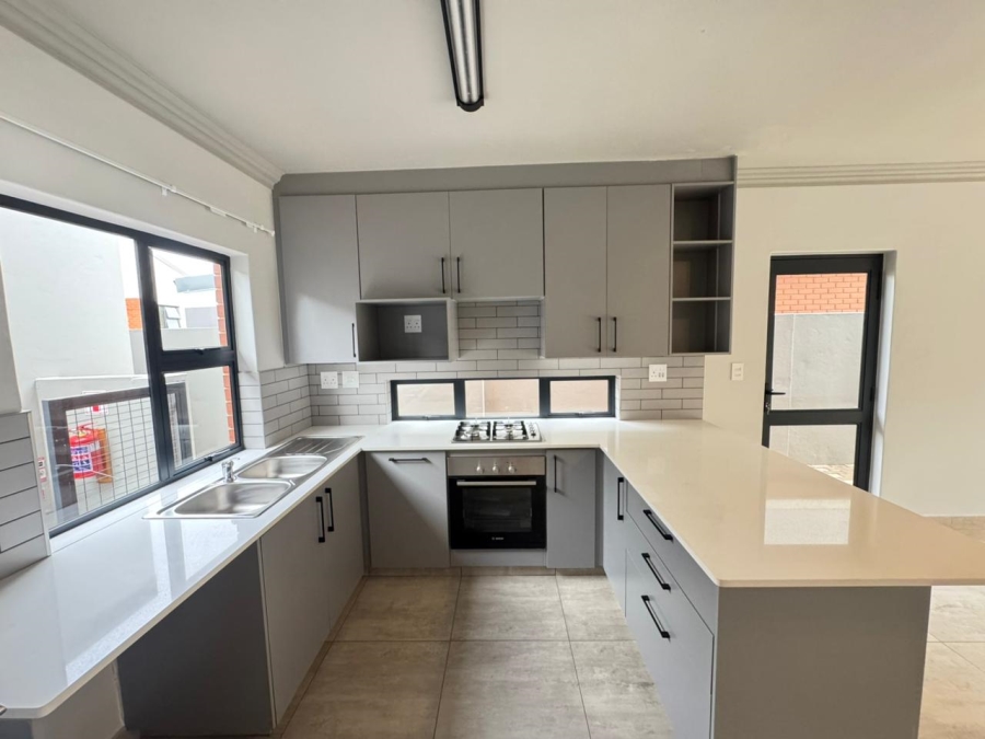 To Let 3 Bedroom Property for Rent in Olympus AH Gauteng