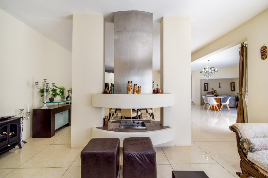 4 Bedroom Property for Sale in Silver Lakes Golf Estate Gauteng