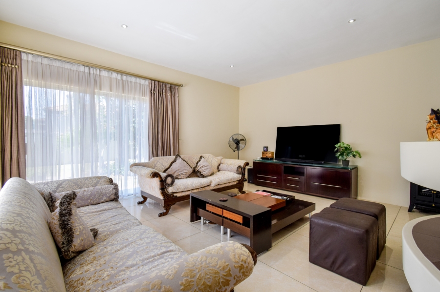 4 Bedroom Property for Sale in Silver Lakes Golf Estate Gauteng