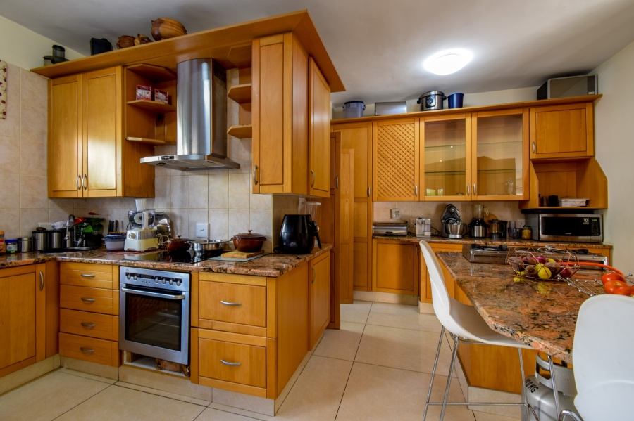 4 Bedroom Property for Sale in Silver Lakes Golf Estate Gauteng