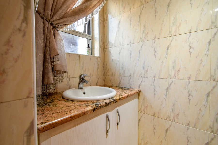 4 Bedroom Property for Sale in Silver Lakes Golf Estate Gauteng