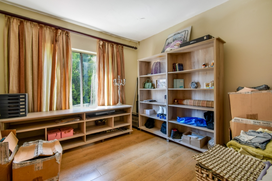 4 Bedroom Property for Sale in Silver Lakes Golf Estate Gauteng