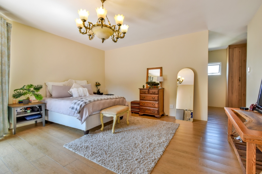 4 Bedroom Property for Sale in Silver Lakes Golf Estate Gauteng