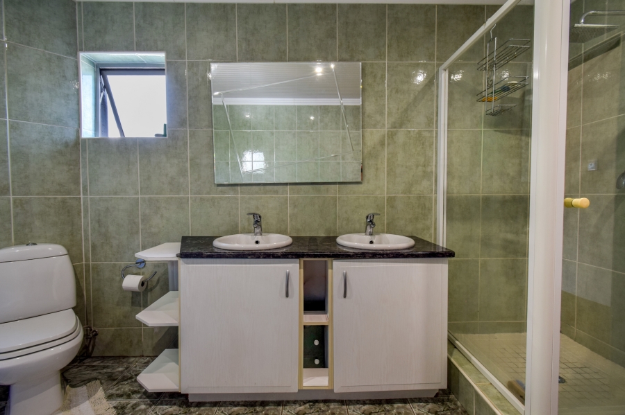 4 Bedroom Property for Sale in Silver Lakes Golf Estate Gauteng