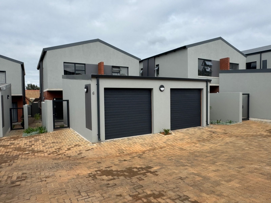 To Let 2 Bedroom Property for Rent in Olympus AH Gauteng
