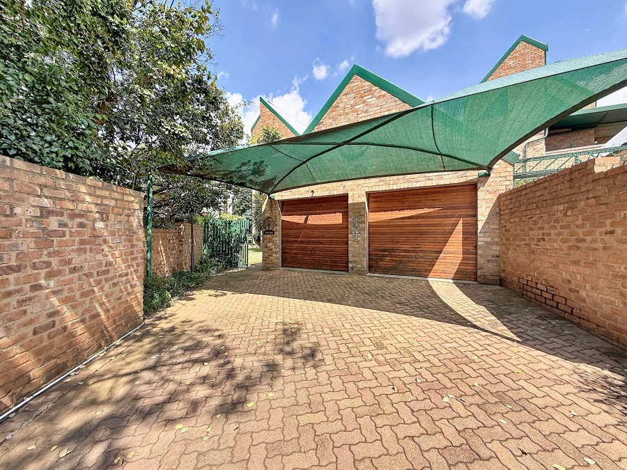 4 Bedroom Property for Sale in Moreleta Park Gauteng