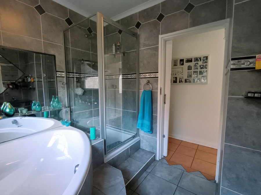 4 Bedroom Property for Sale in Sunward Park Gauteng