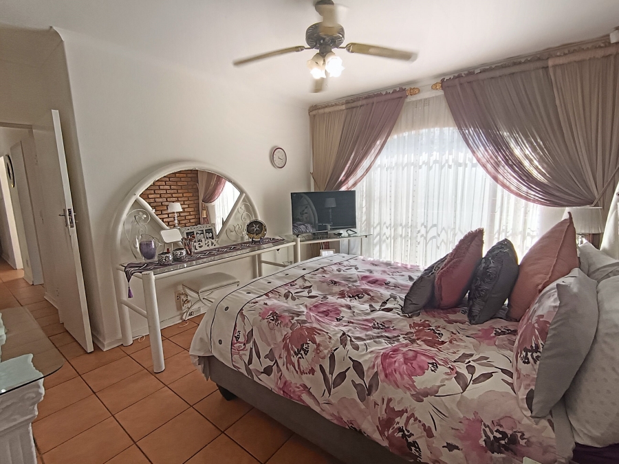 4 Bedroom Property for Sale in Sunward Park Gauteng