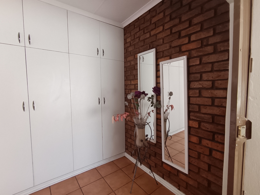 4 Bedroom Property for Sale in Sunward Park Gauteng